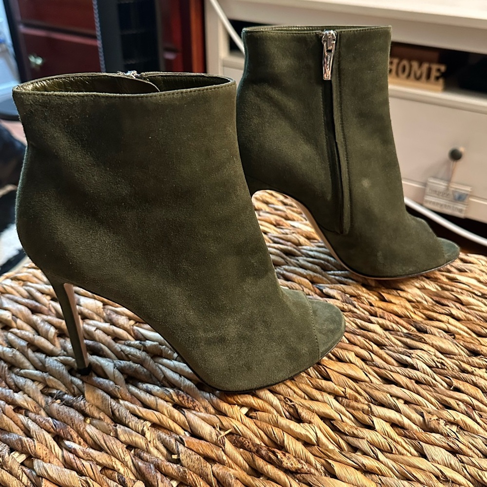 Gianvito Rossi Green Suede Open Toe Booties ~ Excellent! Size 39